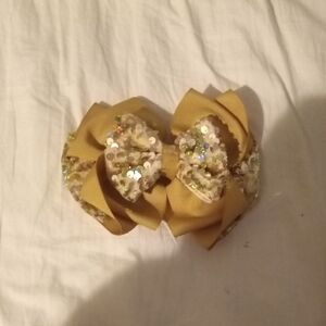 Sparkling Gold Bow Hair Accessory